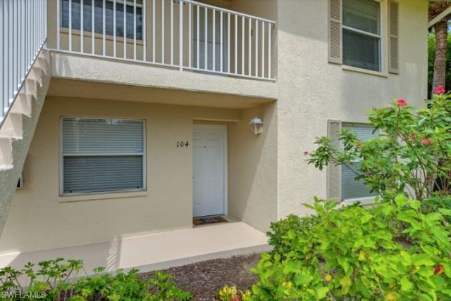 145 Robin Hood Cir, Unit 104, Naples, FL 34104 Photo