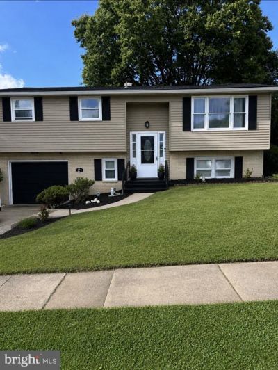 21 FENWICK DRIVE , MANCHESTER, PA 17345