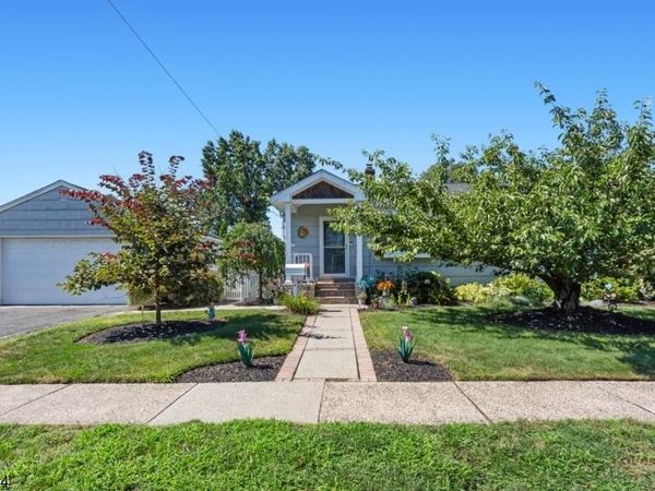 5 Corsi Rd, Bloomfield, NJ 07003