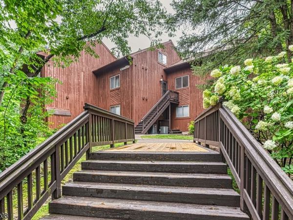 3 Point O Woods Ter 2, Vernon, NJ 07462