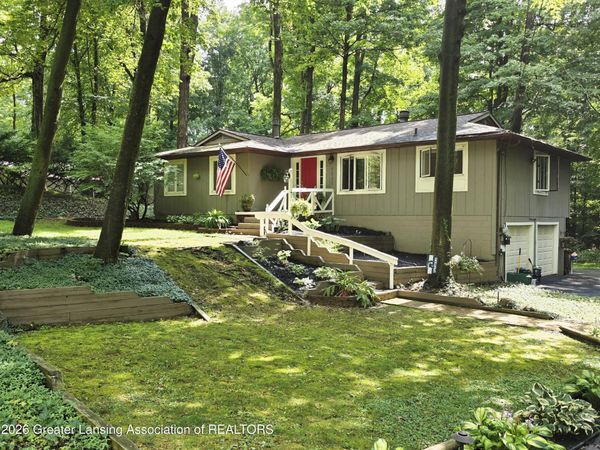 6521 W Galway Circle, Dimondale, MI 48821