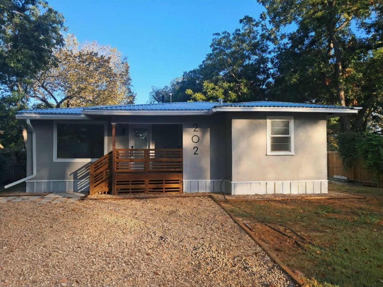 202 Jones St, Smithville, TX 78957 Main Photo