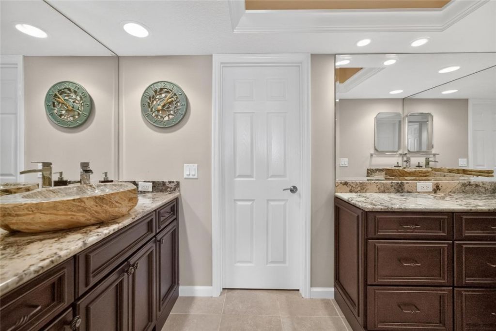 2636 Ocean Drive, Unit 502, Vero Beach, FL 32963 Photo