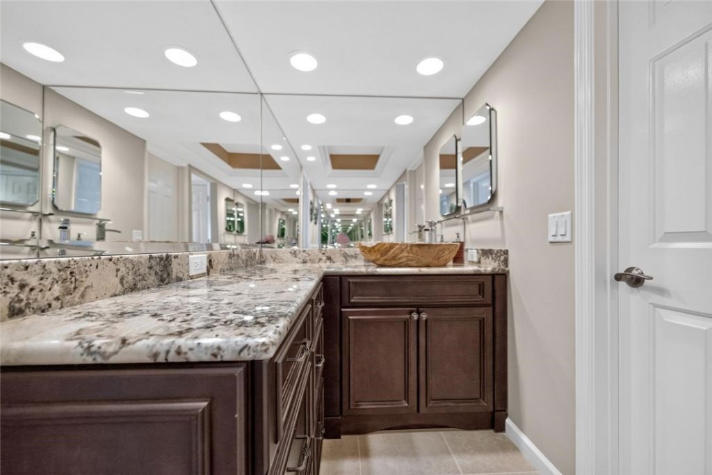 2636 Ocean Drive, Unit 502, Vero Beach, FL 32963 Photo