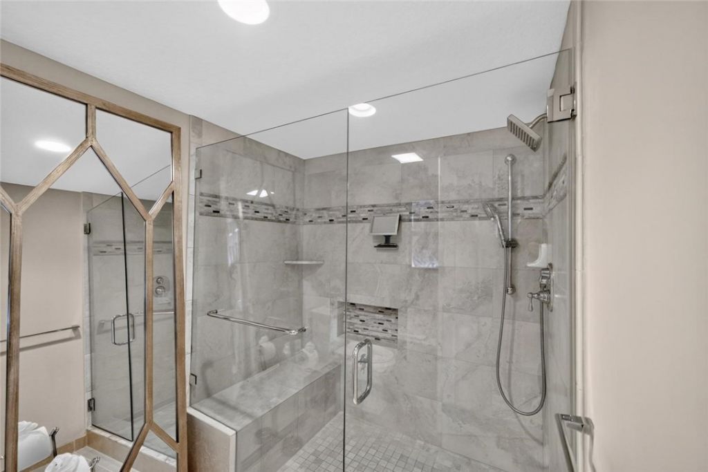 2636 Ocean Drive, Unit 502, Vero Beach, FL 32963 Photo