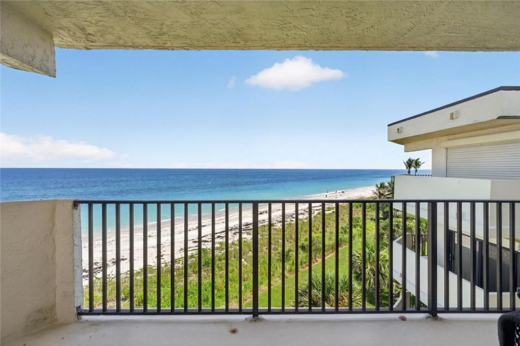 2636 Ocean Drive, Unit 502, Vero Beach, FL 32963 Photo
