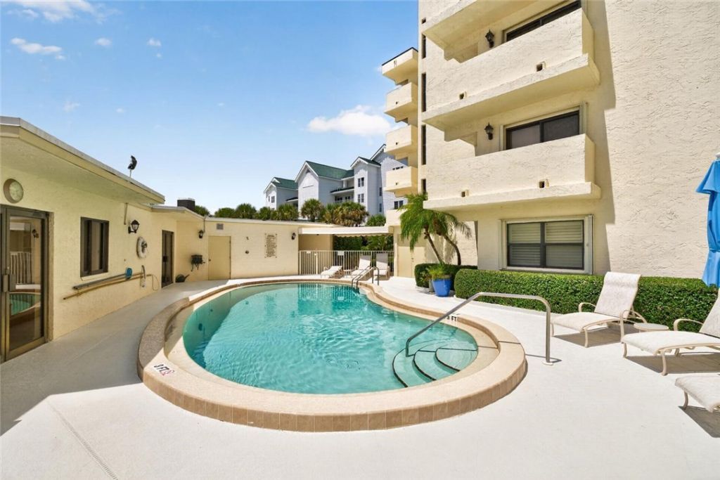 2636 Ocean Drive, Unit 502, Vero Beach, FL 32963 Photo