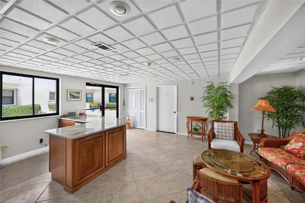 2636 Ocean Drive, Unit 502, Vero Beach, FL 32963 Photo