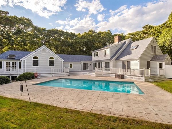 6 Heron Way, Mashpee, MA 02649