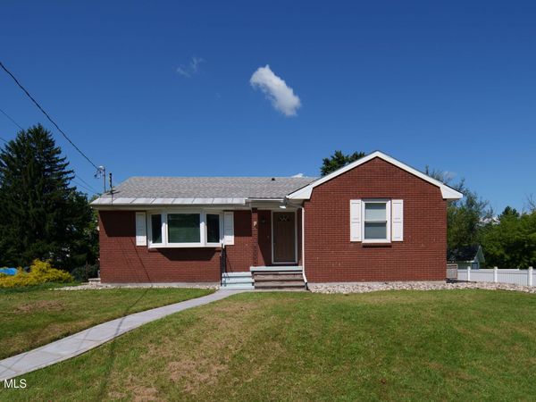 8 Belle Avenue, Latham, NY 12110