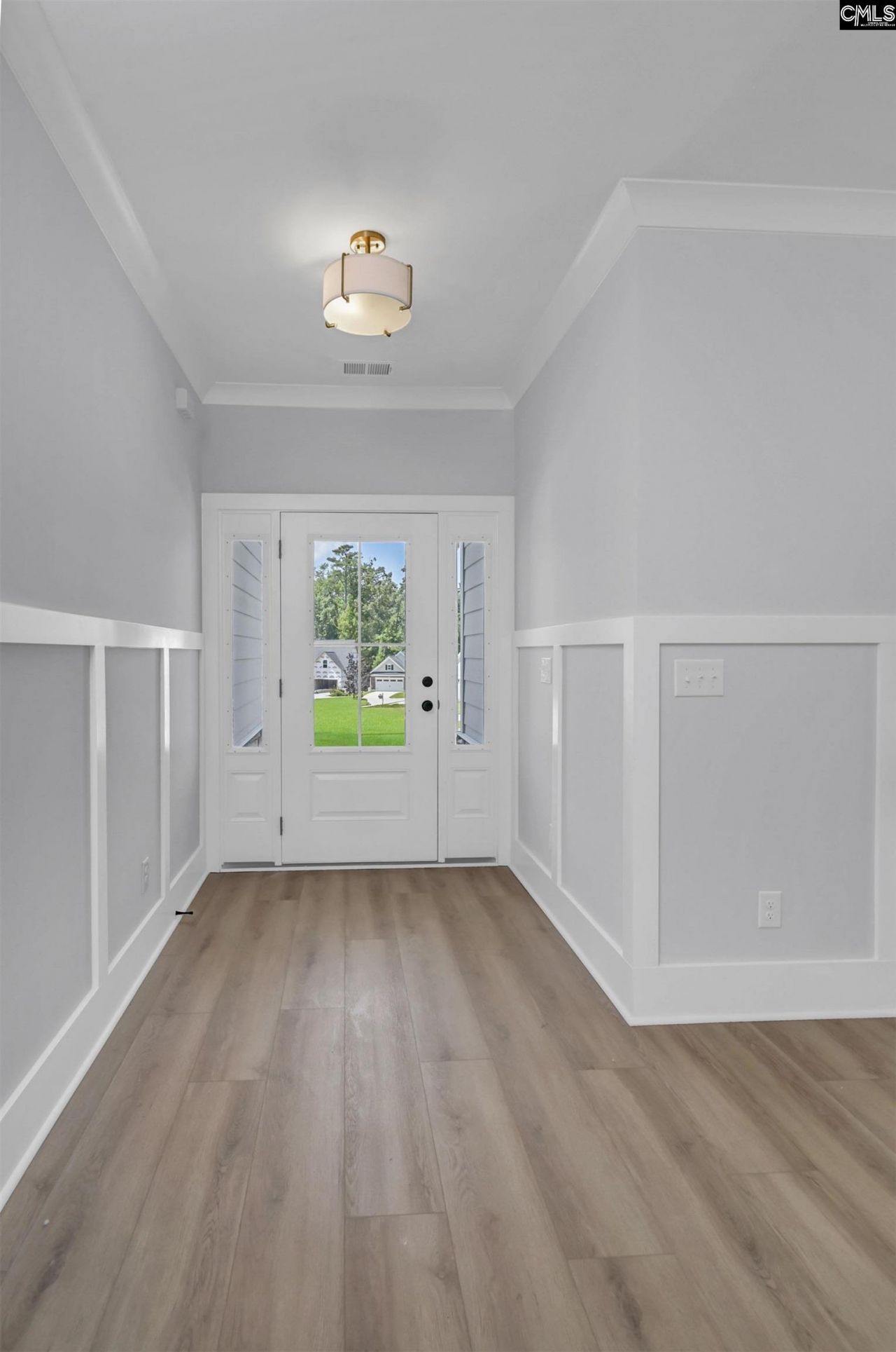 769 Club Cottage Drive  Photo 10