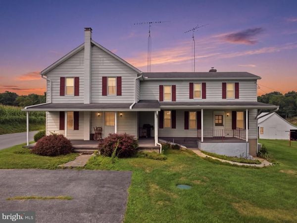 697 SHINHAM ROAD, GREENCASTLE, PA 17225