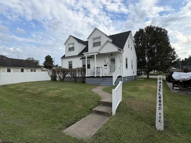 8086 Hazelwood Avenue, Stonewood, WV 26301