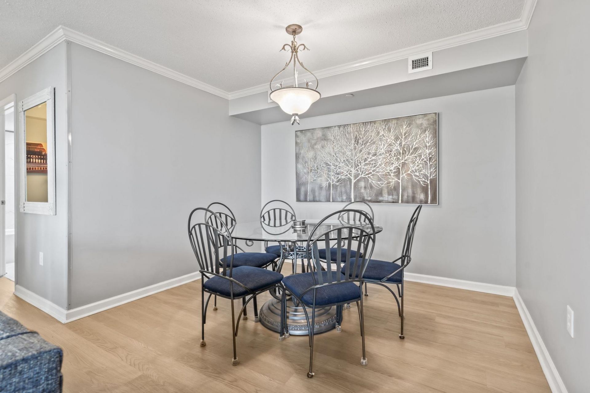 8560 Queensway Blvd. Photo 16