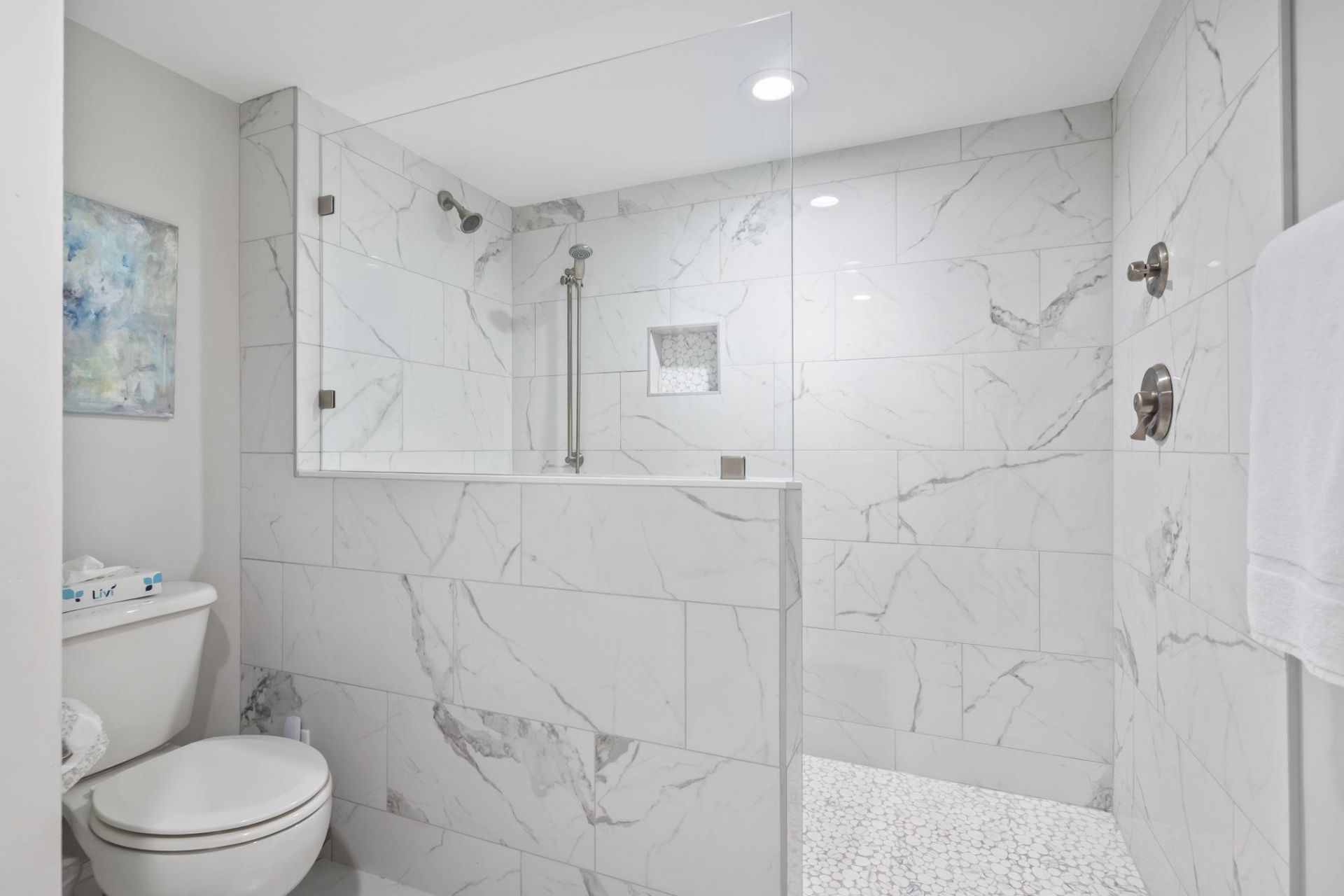 8560 Queensway Blvd. Photo 7