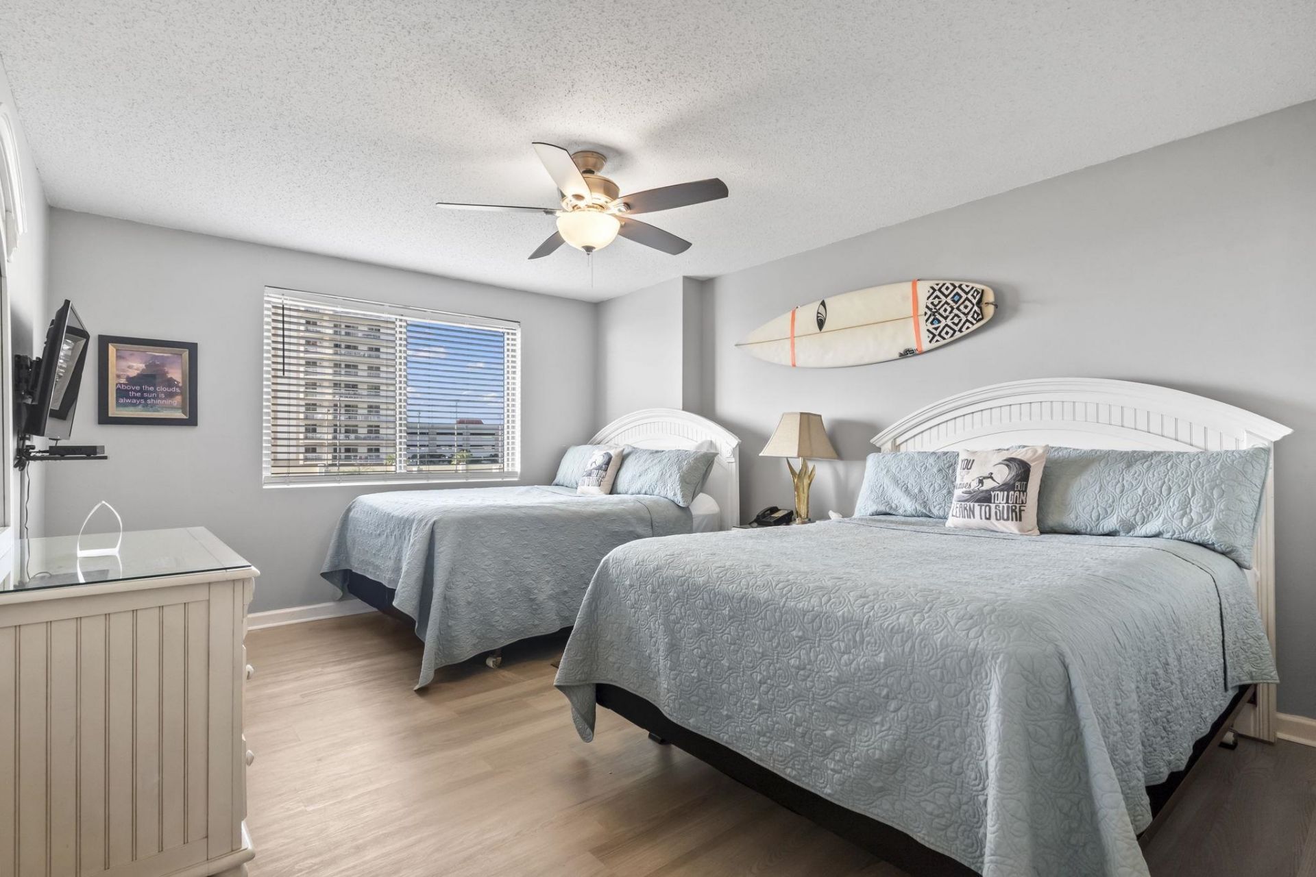 8560 Queensway Blvd. Photo 9