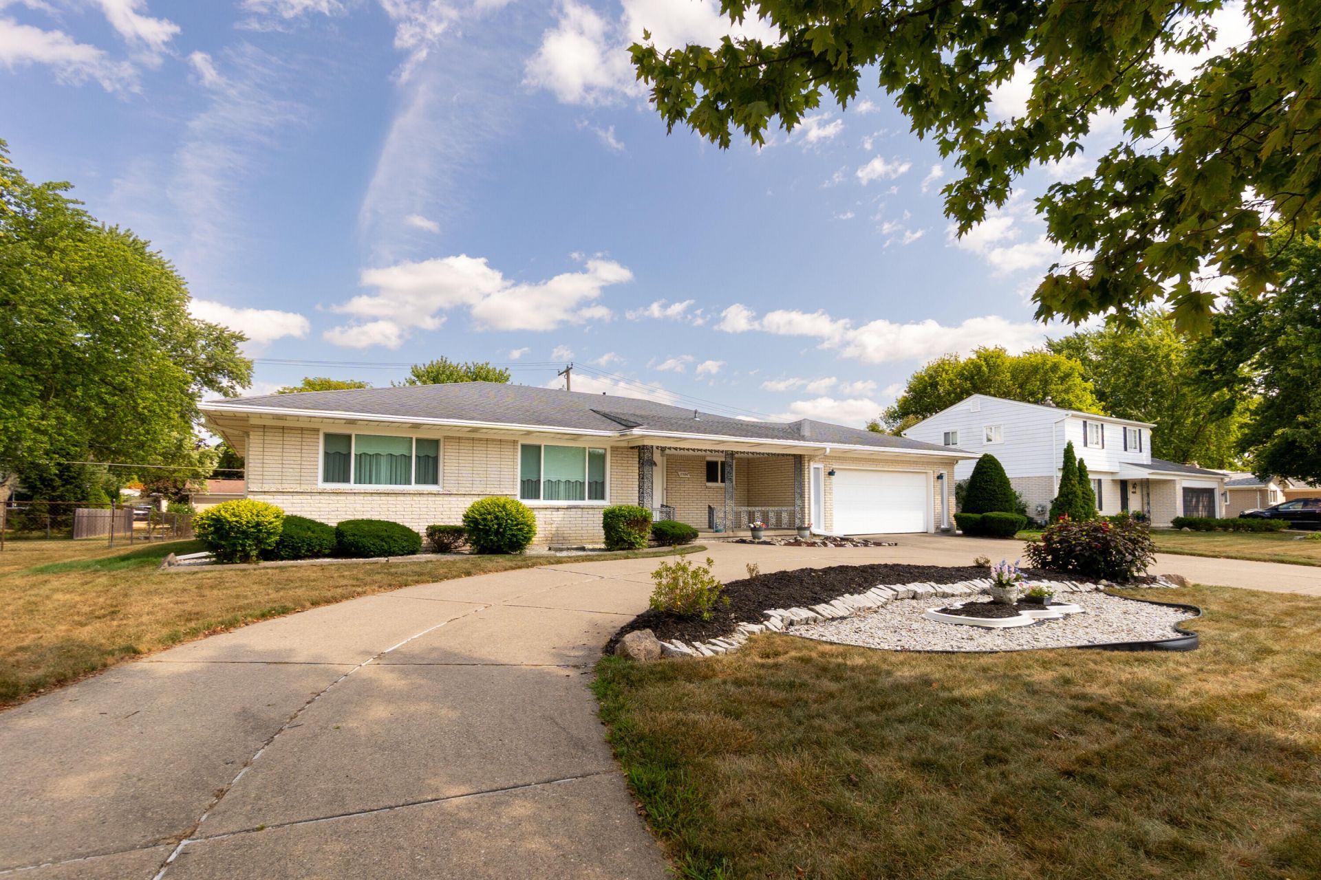 17596 Levan Road, Livonia, MI 48152 Main Photo