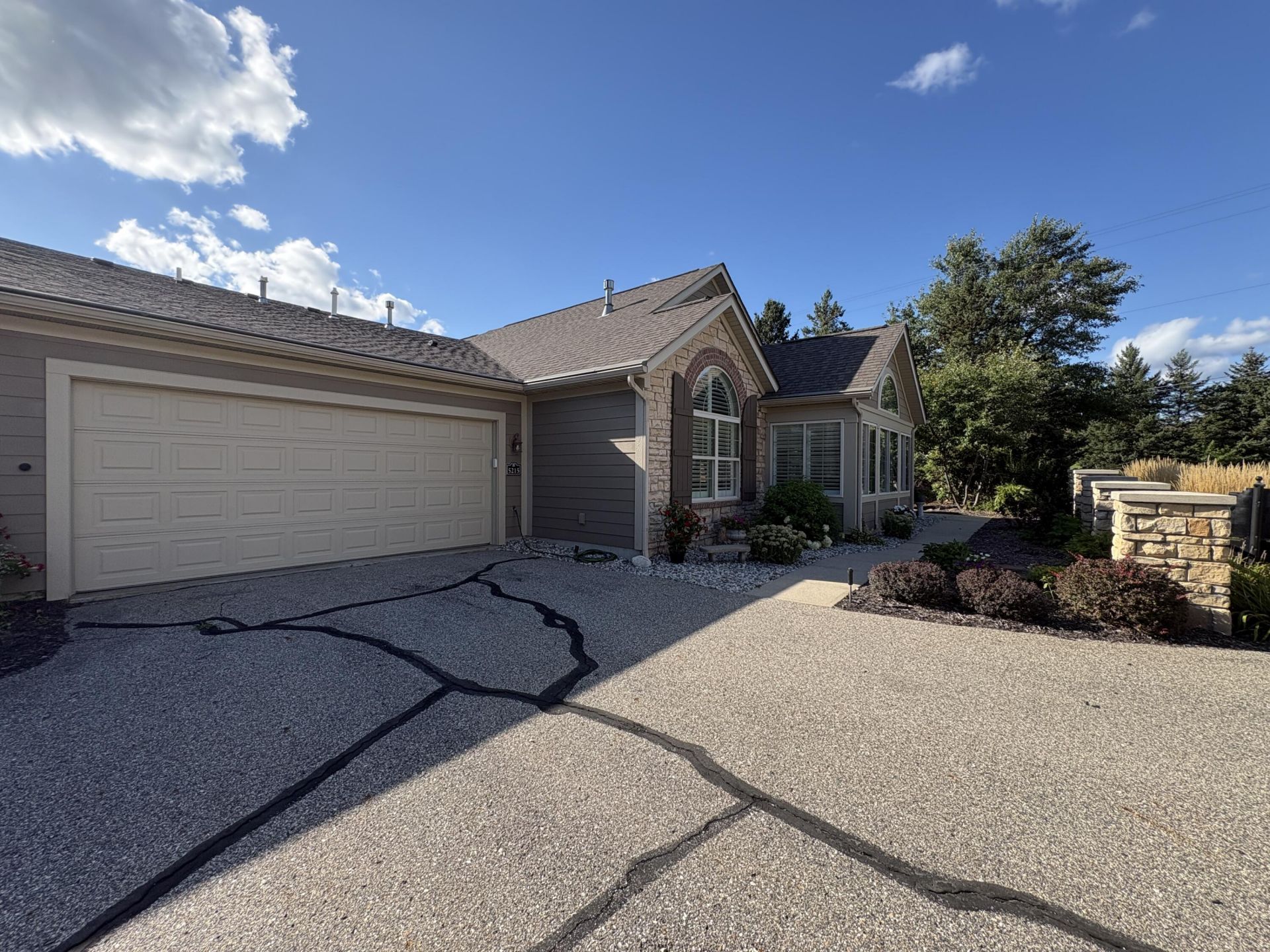 5215 River Flow Avenue Sw, Unit 10, Wyoming, MI 49418 Main Photo
