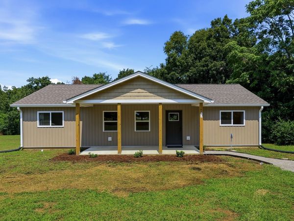 111 Tom Smith LN, Livingston, TN 38570