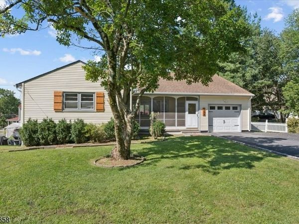 105 Parsippany Rd, Hanover, NJ 07981
