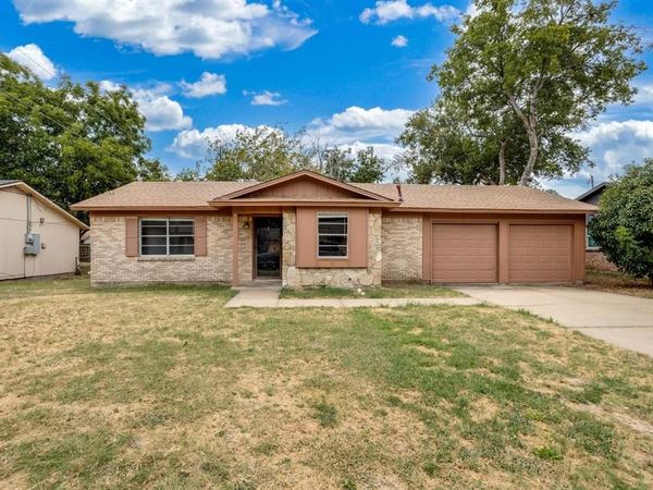 5728 Emerson Drive, Watauga, TX 76148