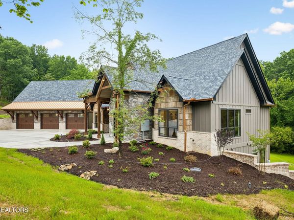 645 Douglas Ridge Drive , Dandridge, TN 37725