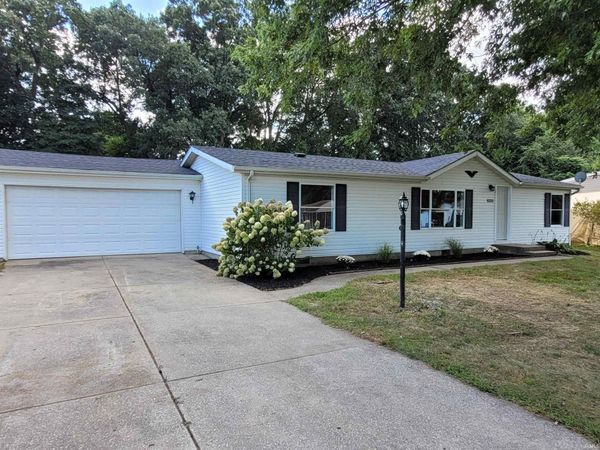 30800 Oaksprings Drive, Granger, IN 46530