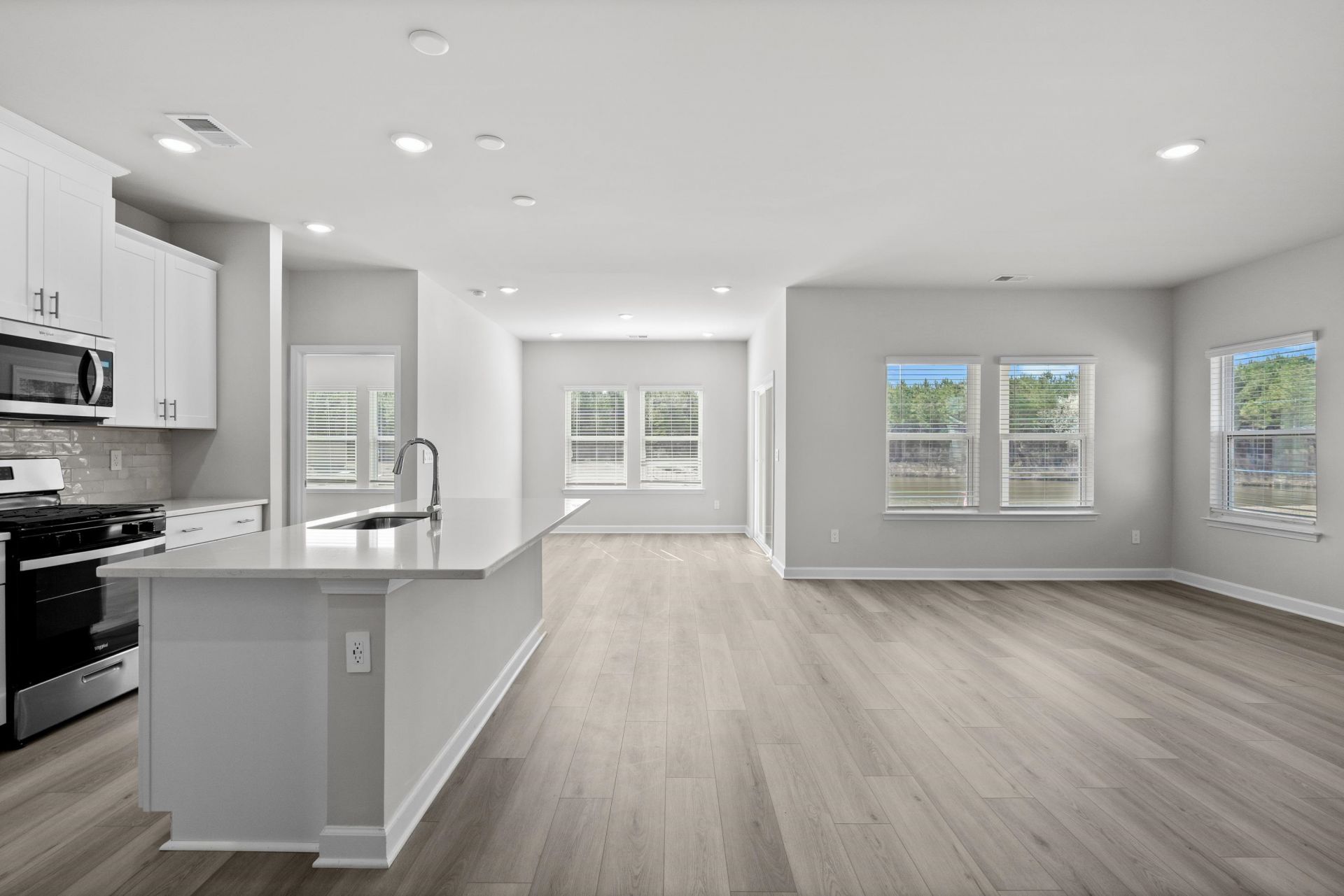420 Congaree St Photo 9