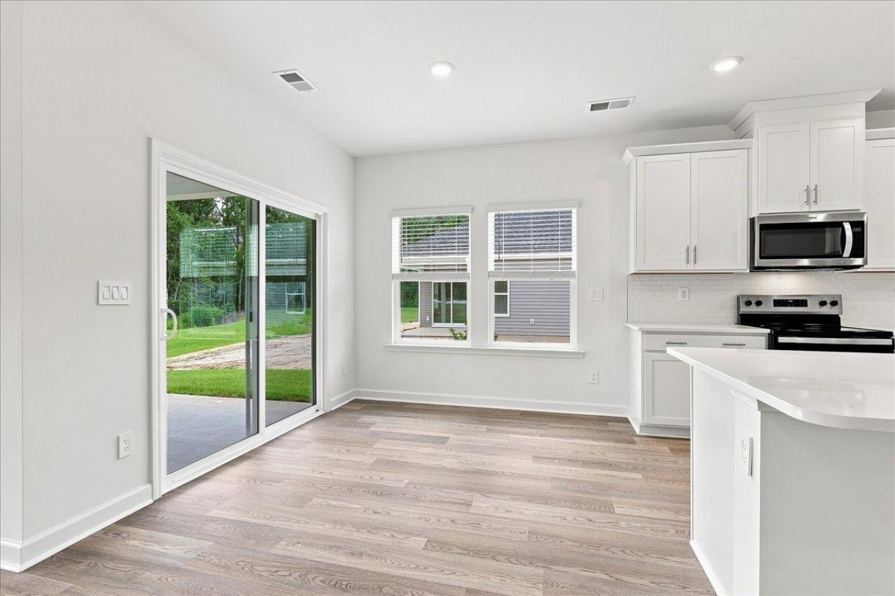 412 Congaree St Photo 23