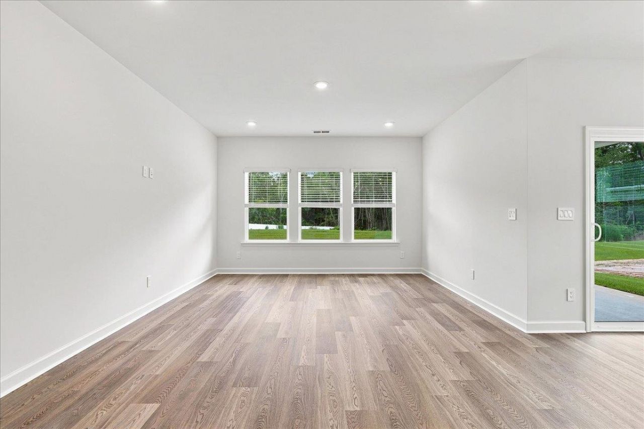 412 Congaree St Photo 25