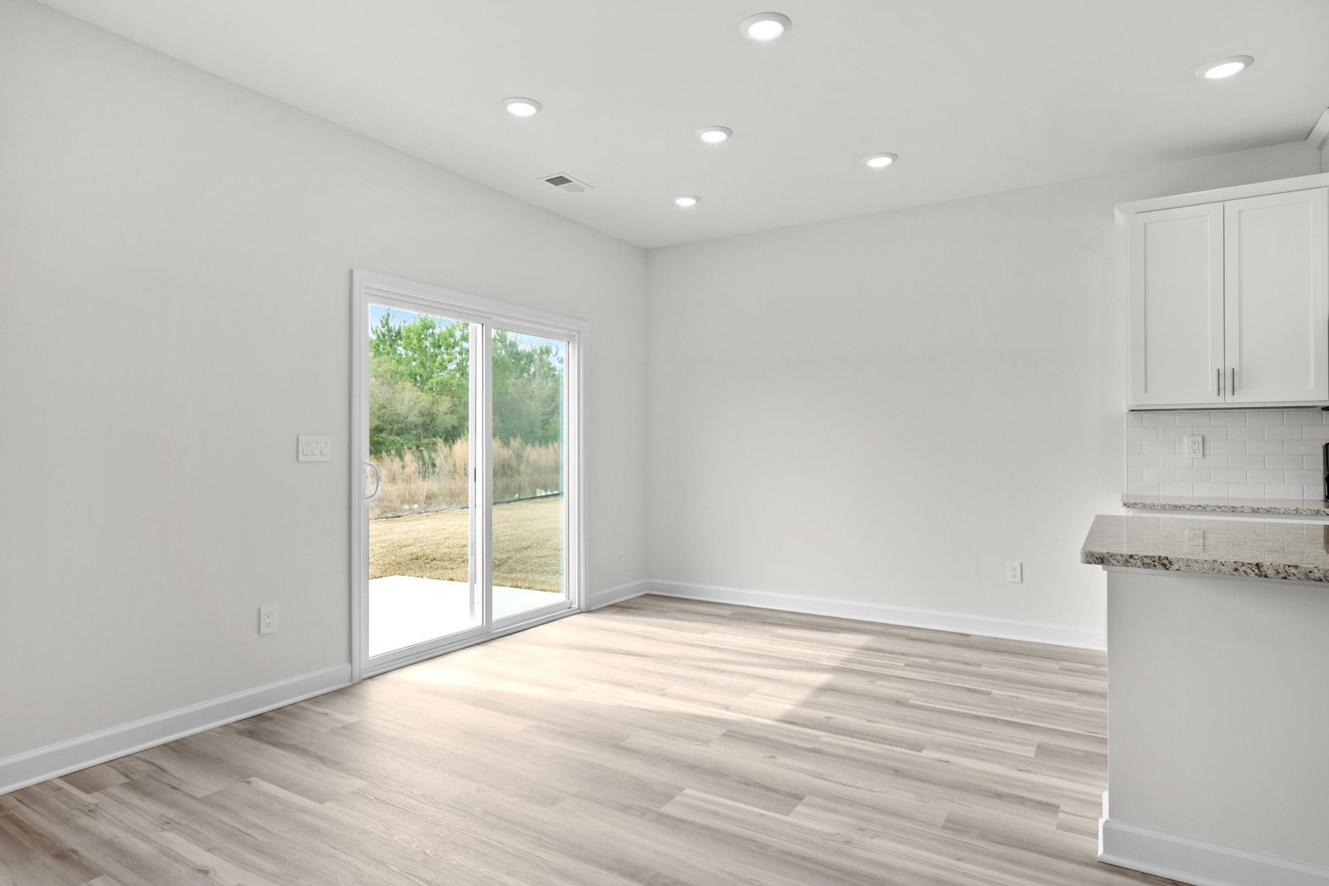424 Congaree St Photo 12