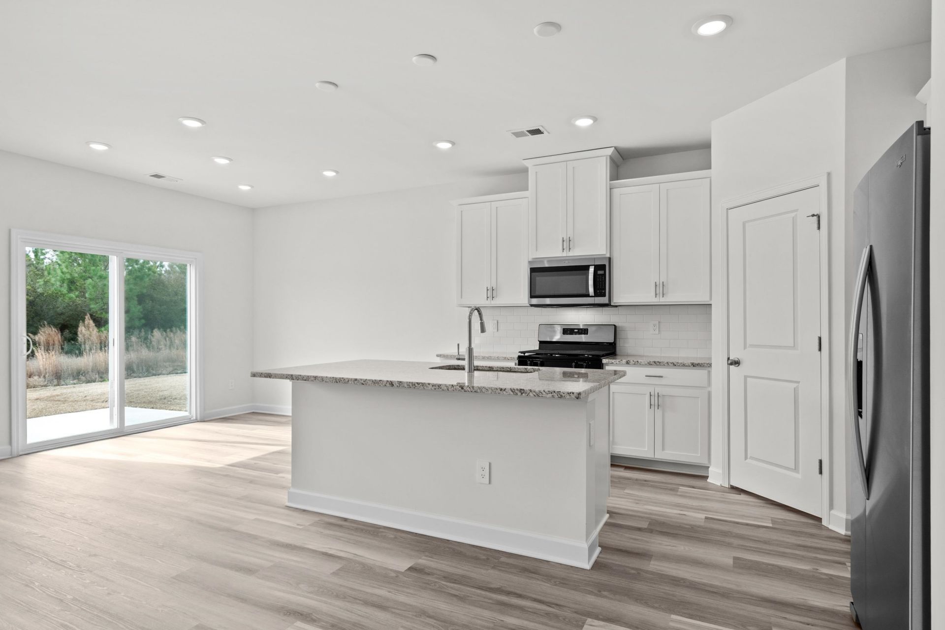424 Congaree St Photo 19