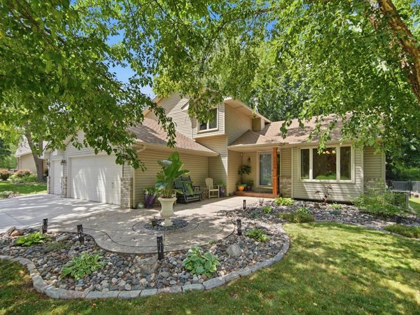 5604 Lone Oak Drive, Savage, MN 55378