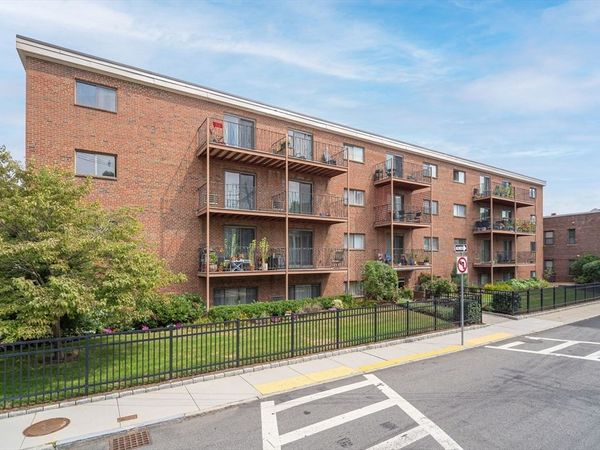 26 Waverly St, Unit 405, Boston, MA 02135