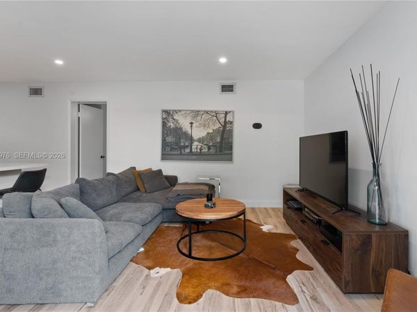 3242 Mary St , Unit S311, Miami, FL 33133