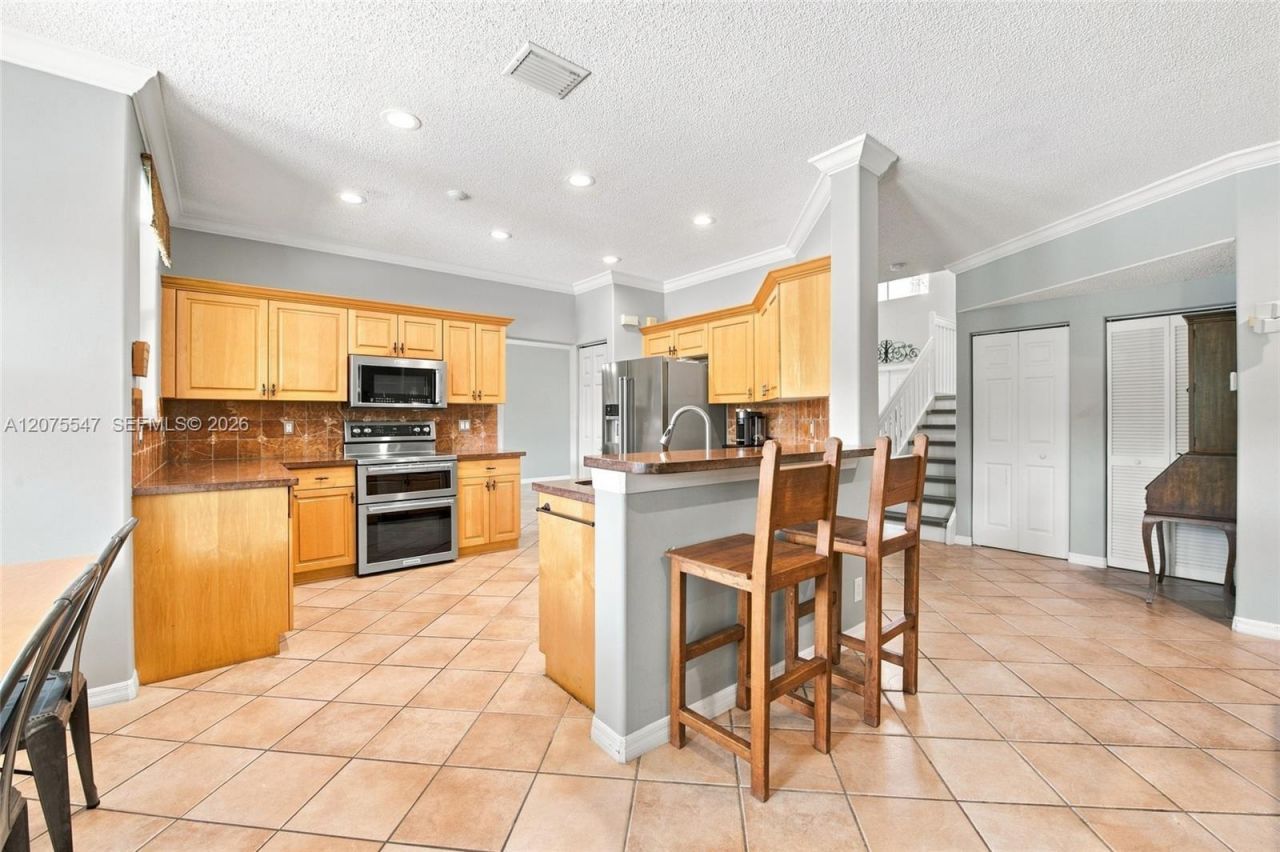 861 Crestview Cir, Weston, FL 33327 Photo