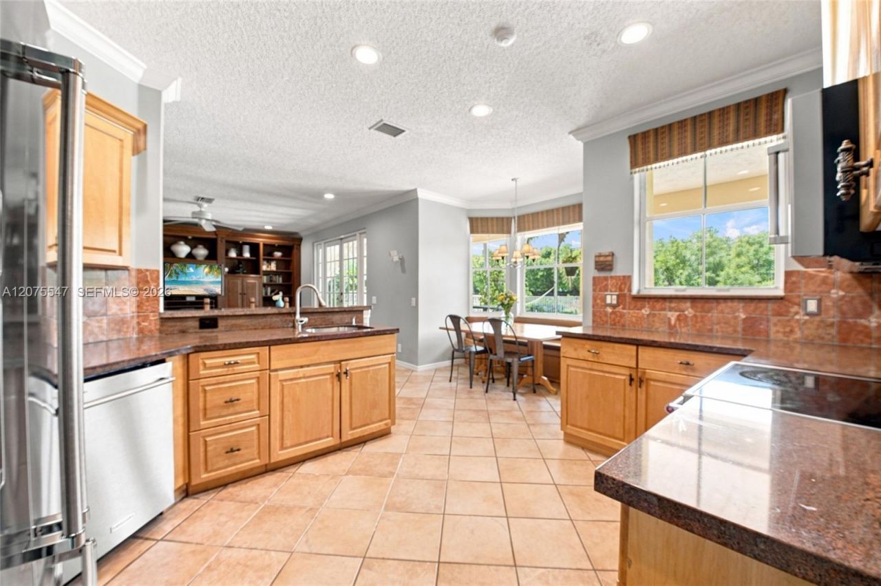 861 Crestview Cir, Weston, FL 33327 Photo