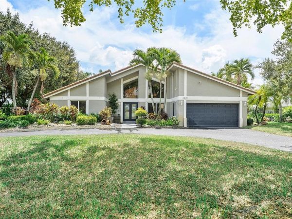 3301 NW 112th Ave , Coral Springs, FL 33065