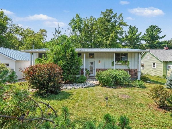 813 N Hamilton Street, Saint Croix Falls, WI 54024