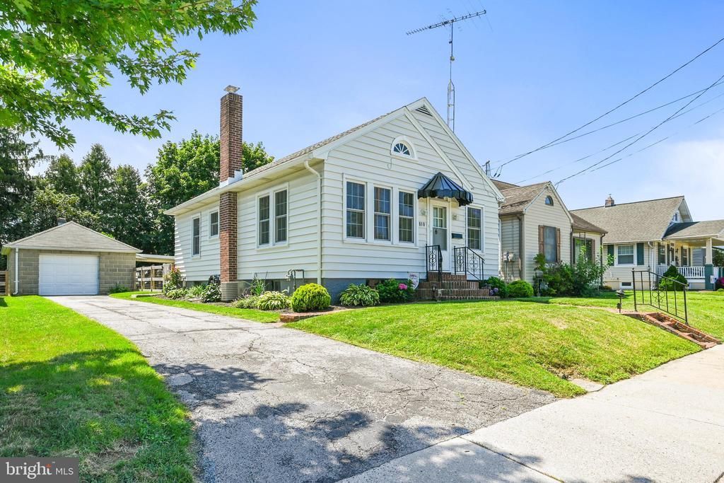 810 W MIDDLE STREET, HANOVER, PA 17331