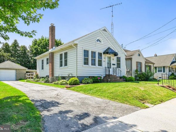 810 W MIDDLE STREET, HANOVER, PA 17331