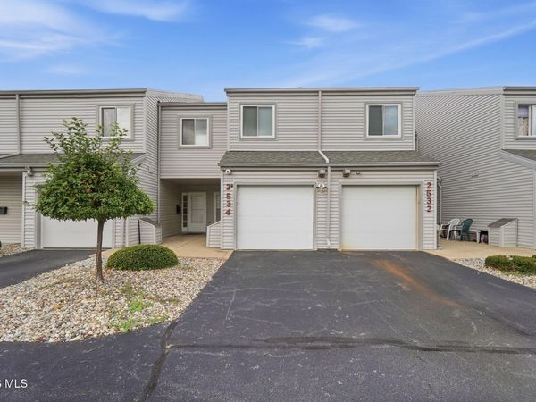 2534 W Village Drive , Toledo, OH 43614