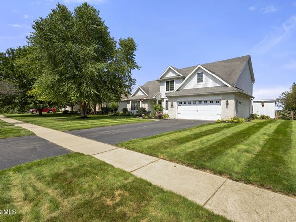 1492 Eastridge Drive , Waterville, OH 43566