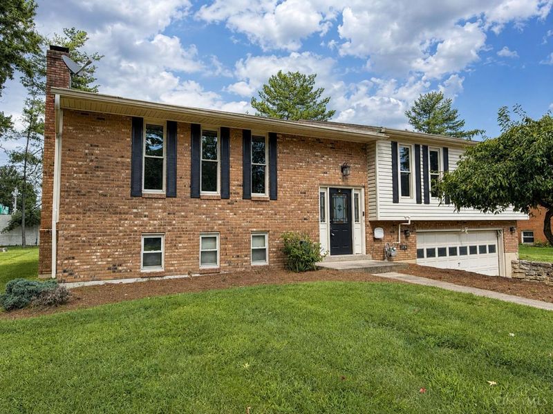 8354 Shadowpoint Court, Montgomery, OH 45242 Photo 1