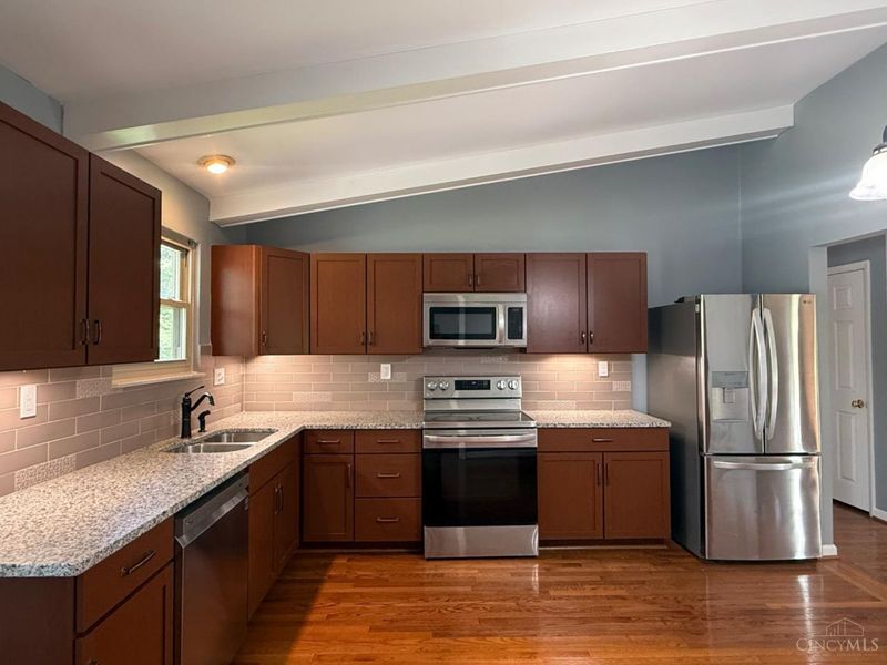 8354 Shadowpoint Court, Montgomery, OH 45242 Photo 7