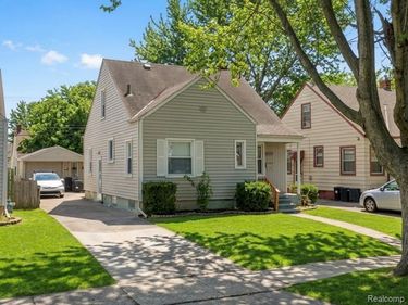 20220 Elkhart Street, Harper Woods, Mi 48225