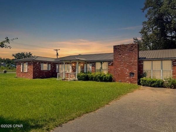 6920 Florida Street , Grand Ridge, FL 32442