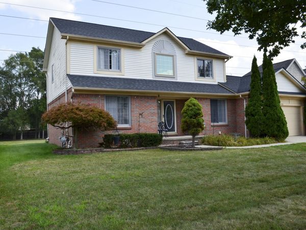 7686 Cherrywood Drive, Westland, MI 48185