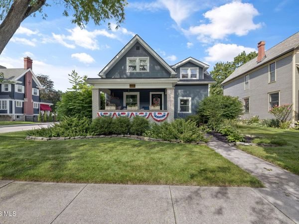 912 S Main Street , Findlay, OH 45840