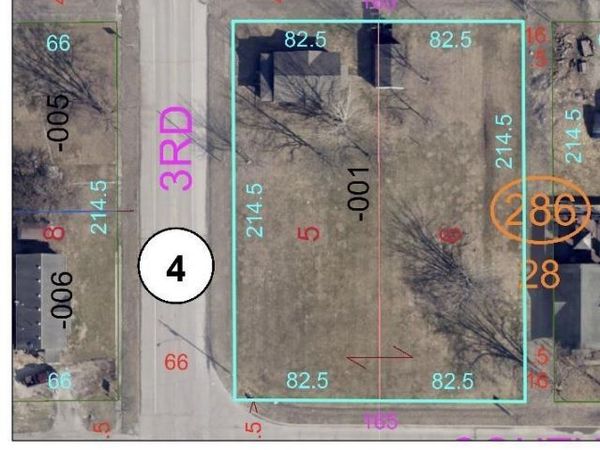 404 S 3RD Street, Girard, IL 62640